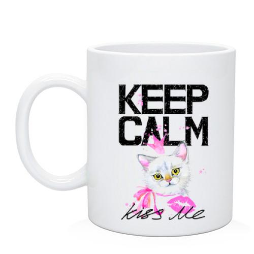 Чашка с котенком Keep calm and kiss me