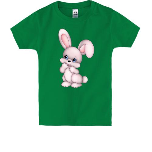 Дитяча футболка з радісним зайцем