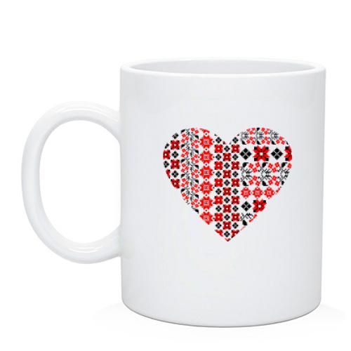 Чашка с рисунком в стиле вышиванки в виде сердца