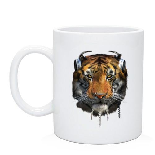 Чашка с тигром в наушниках