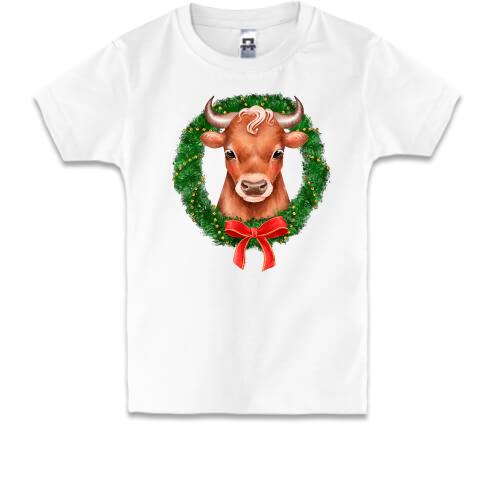 Детская футболка с бычком в новогоднем венке