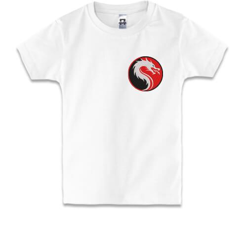 Детская футболка с черно-красным драконом Инь-Янь на груди