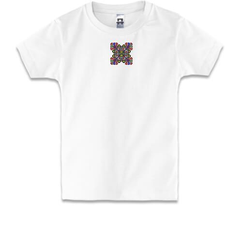 Дитяча футболка з елементом орнаменту