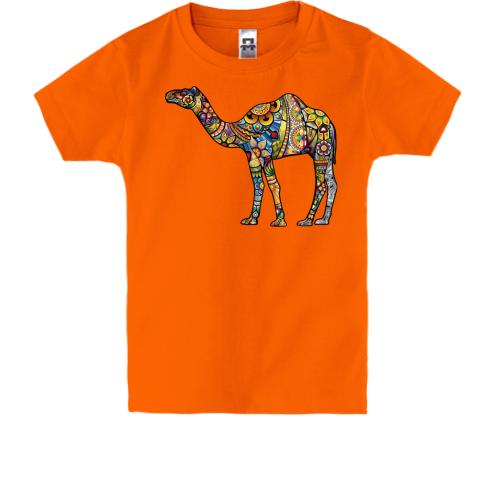 Детская футболка с витражным верблюдом