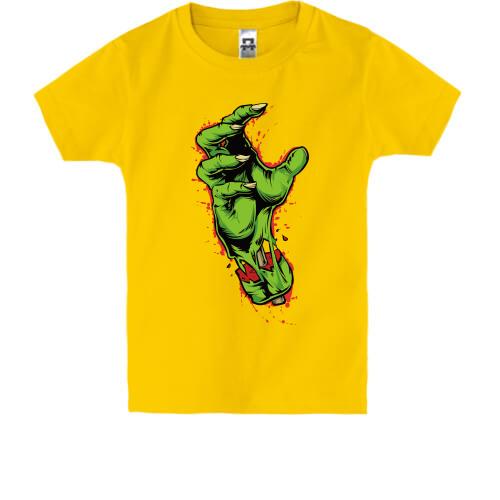 Детская футболка с зелёной рукой 
