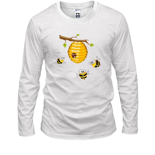 Чоловічий лонгслів з бджолиним вуликом і бджолами