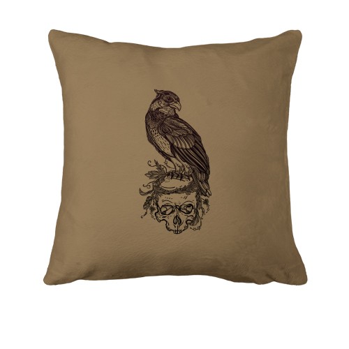 Подушка с птицей на черепе