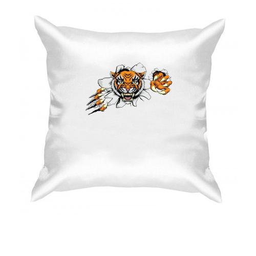 Подушка с тигром разрывающим футболку