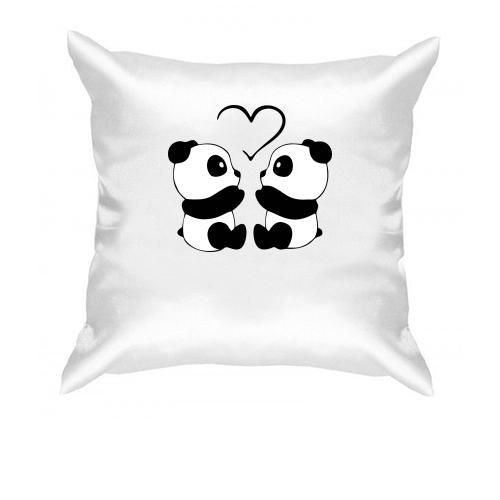 Подушка с влюблёнными пандами и сердцем