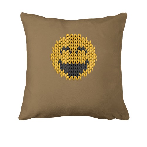 Подушка с вязаным смайликом