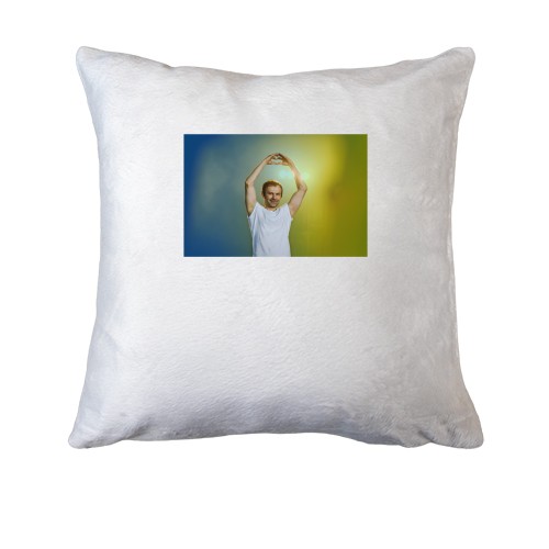 Подушка со Святославом Вакарчуком показывающим сердечко