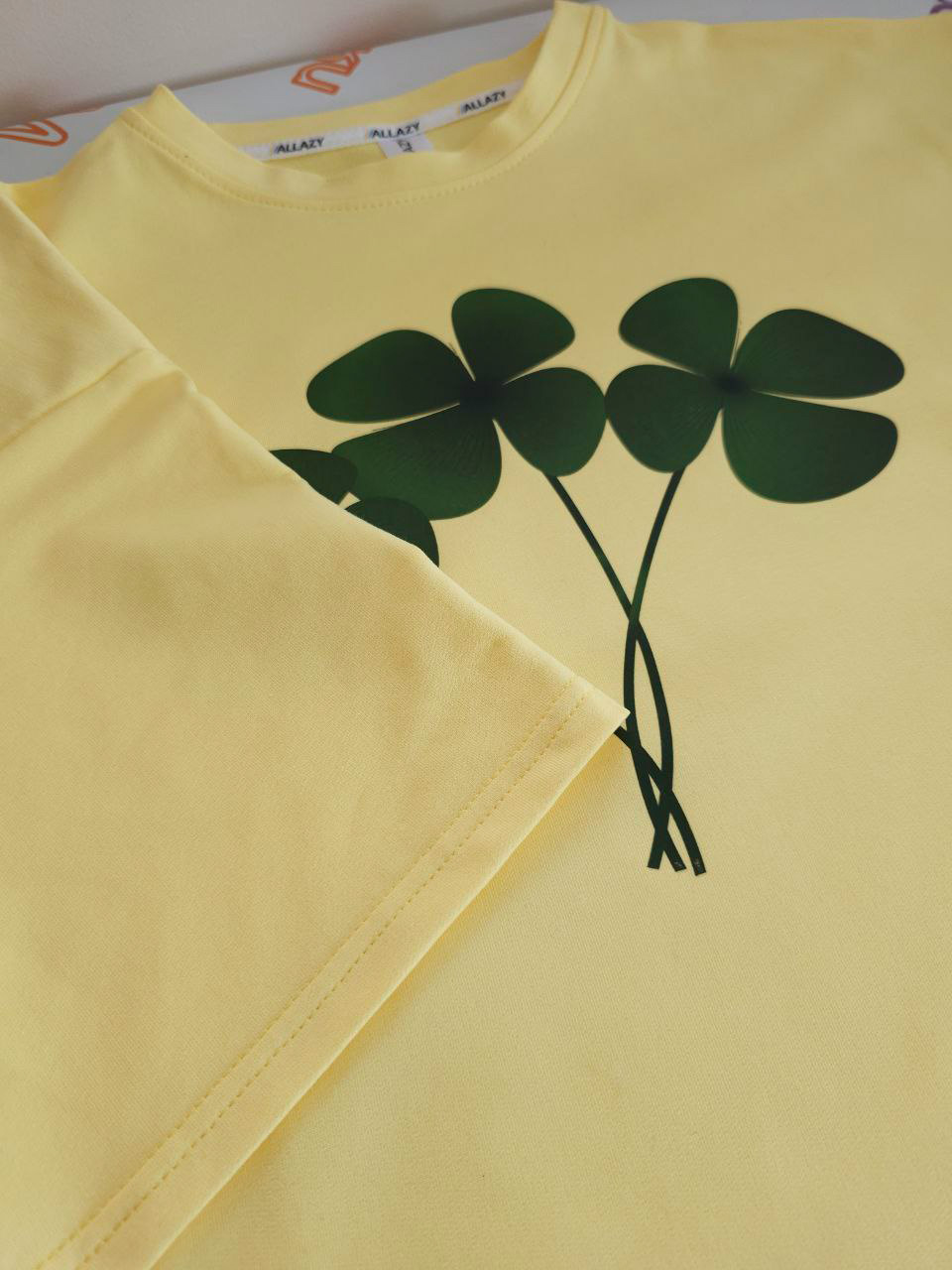 Футболка Oversize з конюшиною "на вдачу" Футболка Oversize з конюшиною "на вдачу"