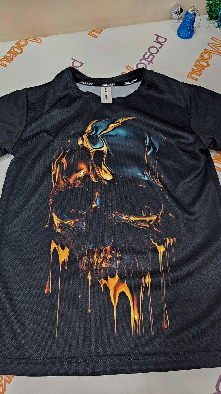 Детская 3D футболка с черно-золотым черепом Детская 3D футболка с черно-золотым черепом