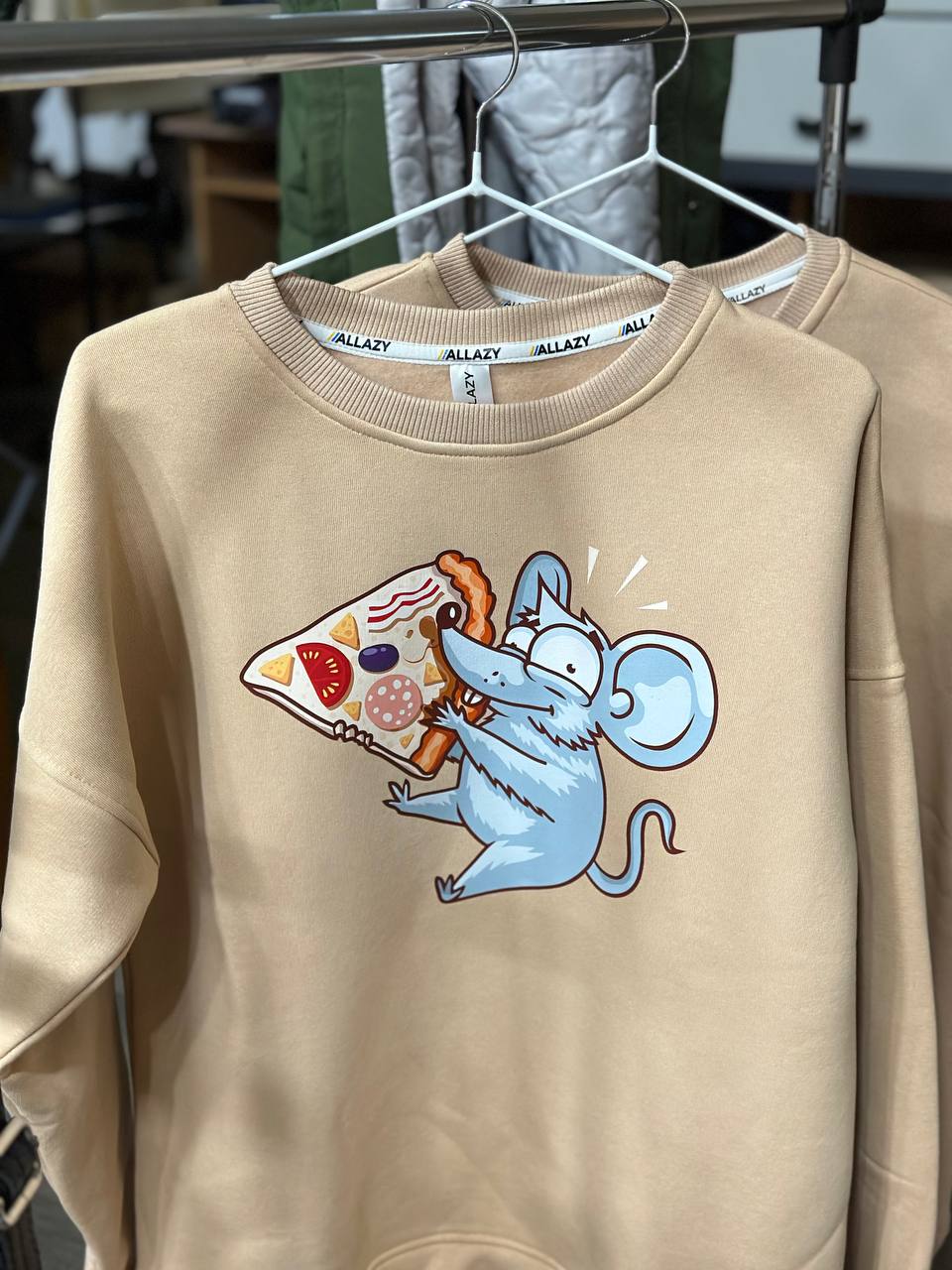 Парні кофти з мишкою і піцою реальне фото
