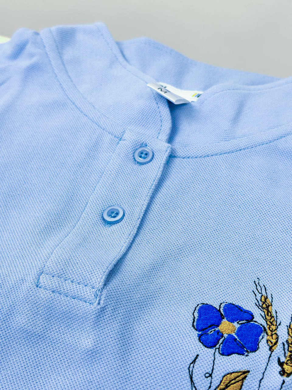 Футболка с воротником стойкой колоски с цветами АРТ реальное фото