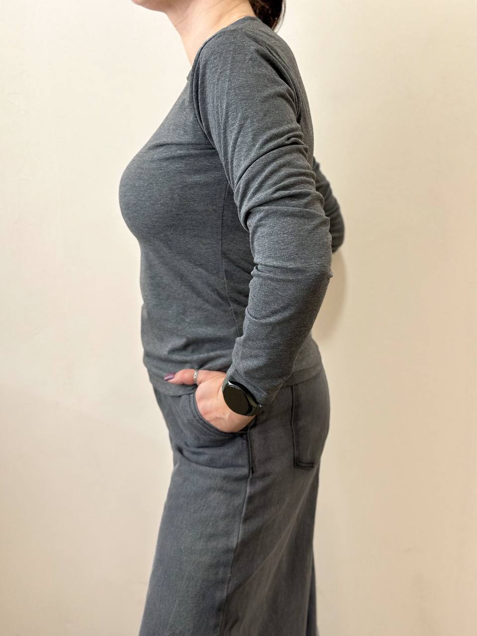 Жіночий лонгслів кольору антрацит "ALLAZY" реальне фото