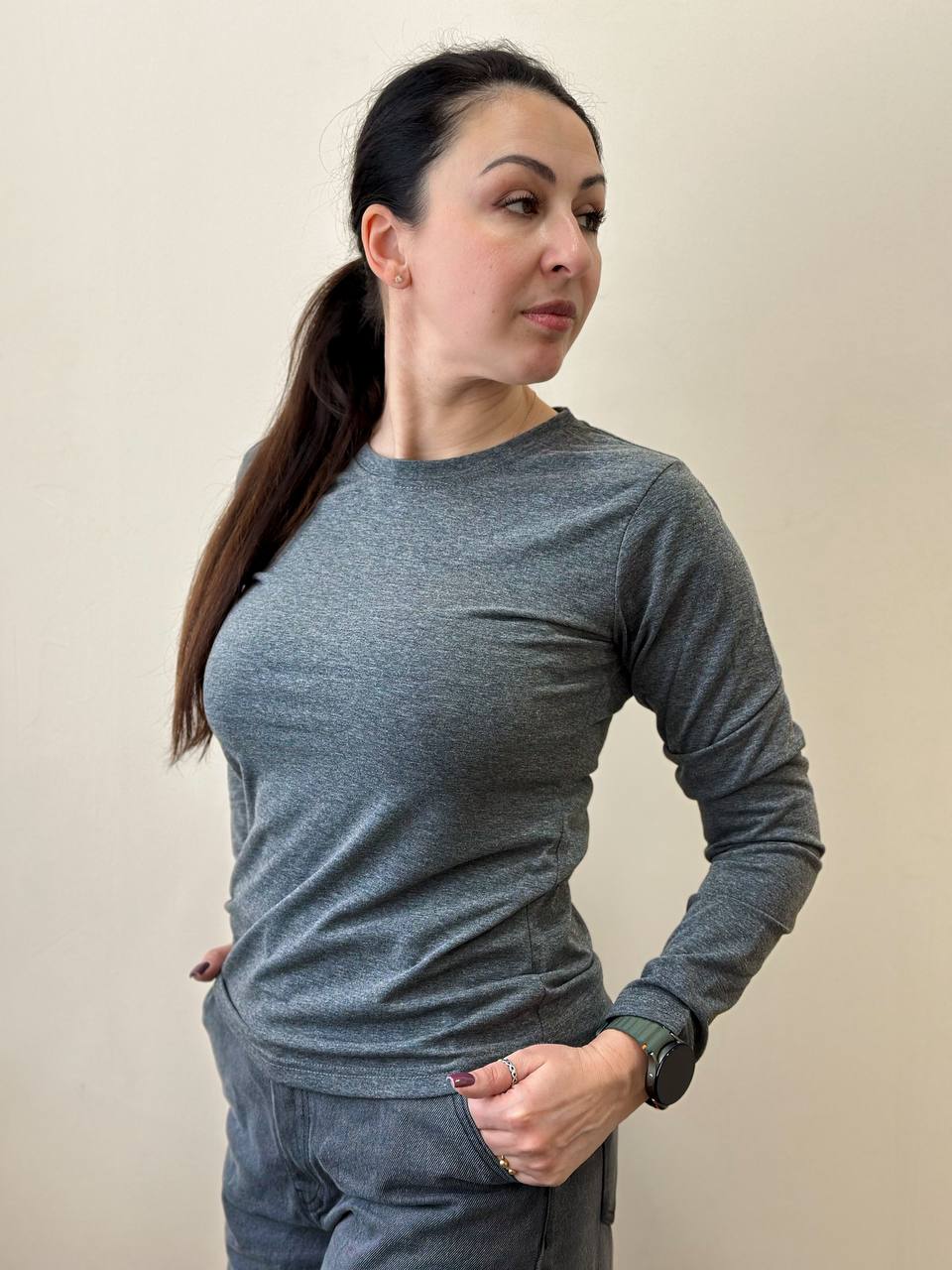 Жіночий лонгслів кольору антрацит "ALLAZY" реальне фото