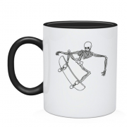 Чашка зі скелетом на скейті