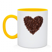 Чашка з серцем з кавових зерен