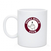 Чашка с надписью "Total bitch club"
