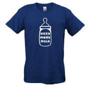Футболка с надписью Need more milk
