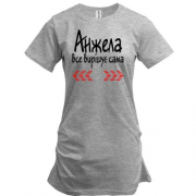Подовжена футболка з написом "Анжела все вирішує сама"