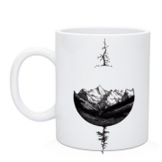 Чашка з деревами і горами