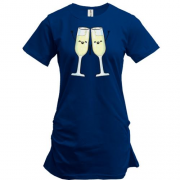 Подовжена футболка з двома келихами шампанського