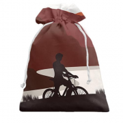 Подарочный мешочек с велосипедистами путешественниками