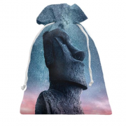 Подарочный мешочек со статуей на фоне космоса