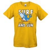 Футболка з акулою серфінгістів і написом "Surf and sun"