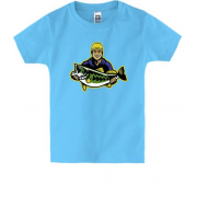Детская футболка Рыбак с рыбой в руках