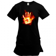 Подовжена футболка з вогненним відбитком руки