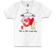 Детская футболка Put on love every day