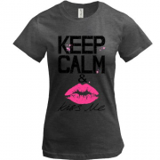 Футболка Keep calm & kiss me