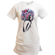Подовжена футболка з дівчиною і квітами на голові