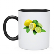 Чашка с лимонами и лаймом