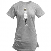 Подовжена футболка з дівчиною в капелюсі та окулярах