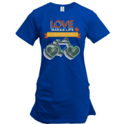 Подовжена футболка love makes life a beautiful ride