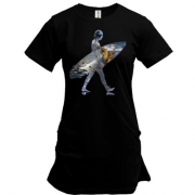 Подовжена футболка з йдучим серфінгістом