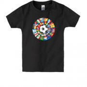 Дитяча футболка з футбольним м'ячем і прапорами країн