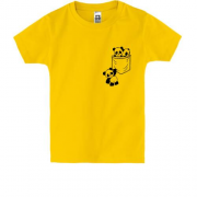 Дитяча футболка "Панди в кишені"