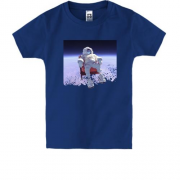 Детская футболка с астронавтом в кресле