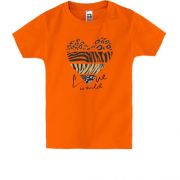 Детская футболка с сердцем "Love is wild"