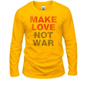 Чоловічий лонгслів "Займайтесь коханням а не війною"