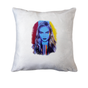 Подушка с Карой Делевинь (иллюстрация)