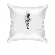 Подушка з вишитим котом у чорно-білих квітах (Вишивка)