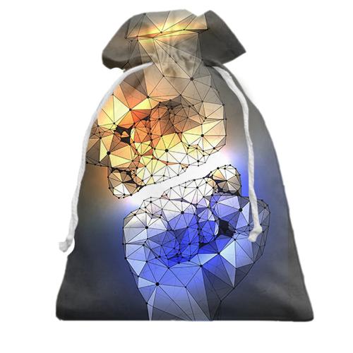 Подарочный мешочек с полигональными кулаками (вид спереди)