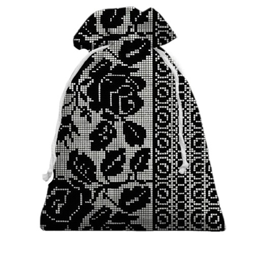 3D Подарочный мешочек с черной вышиванкой и цветами (вид сзади)