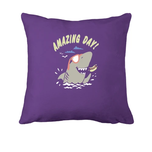 Подушка с акулой и надписью "Amazing day"